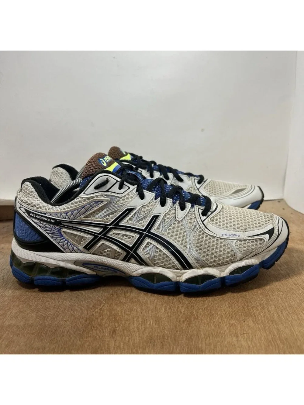 Asics Gel Nimbus 16 T435N Men’s Size 12 White Black Blue Running Shoes
